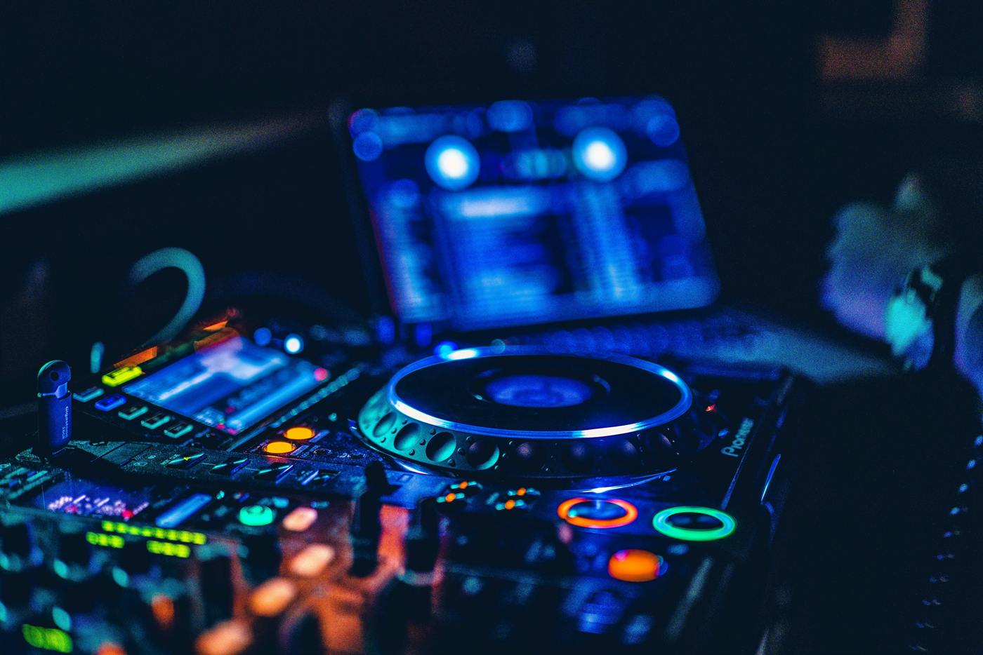 Controlador DJ iluminado